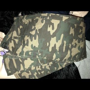 Army fatigue distressed jeans - skinny